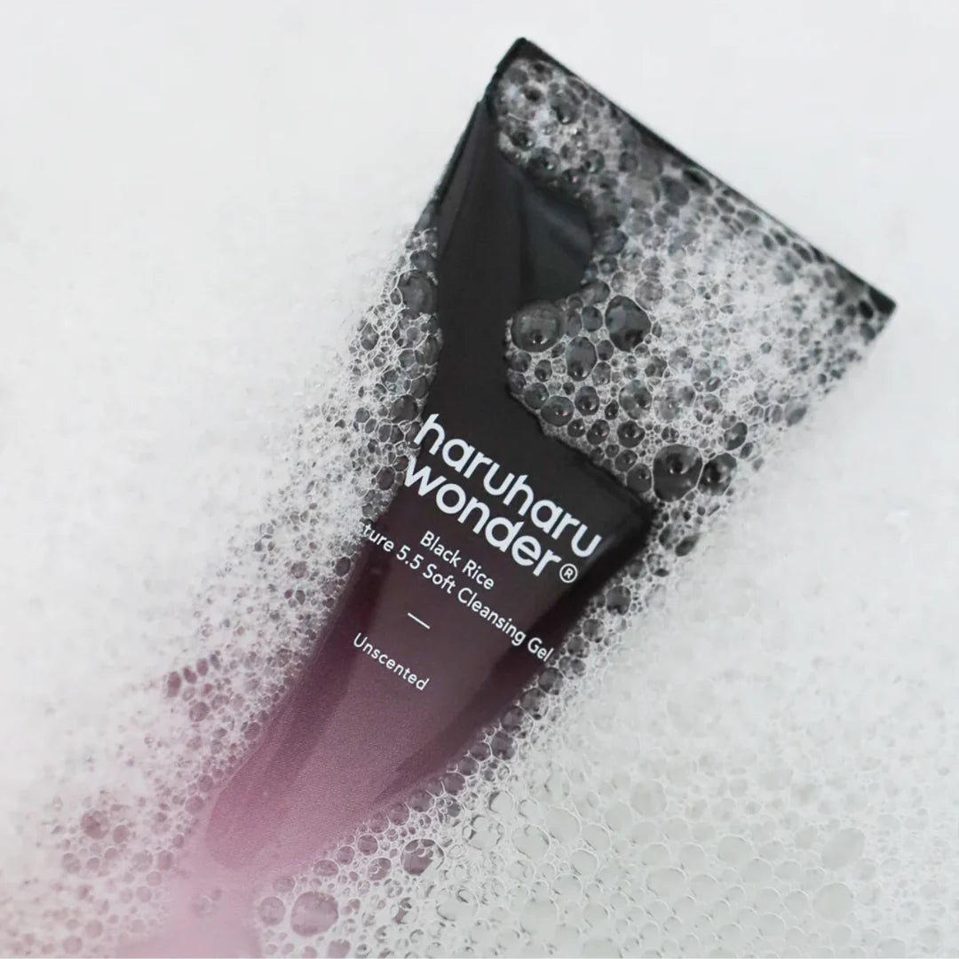HARUHARU_WONDER_Black_Rice_Moisture_5.5_Soft_Cleansing_Gel