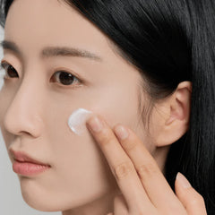 Skin1004_Madagascar_Centella_Tone_Brightening_Capsule_Cream_75_Ml